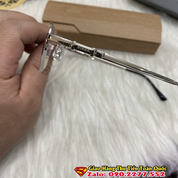 Gọng Kính Đẹp Titan Siêu Nhẹ Mắt Cước Màu Bạc